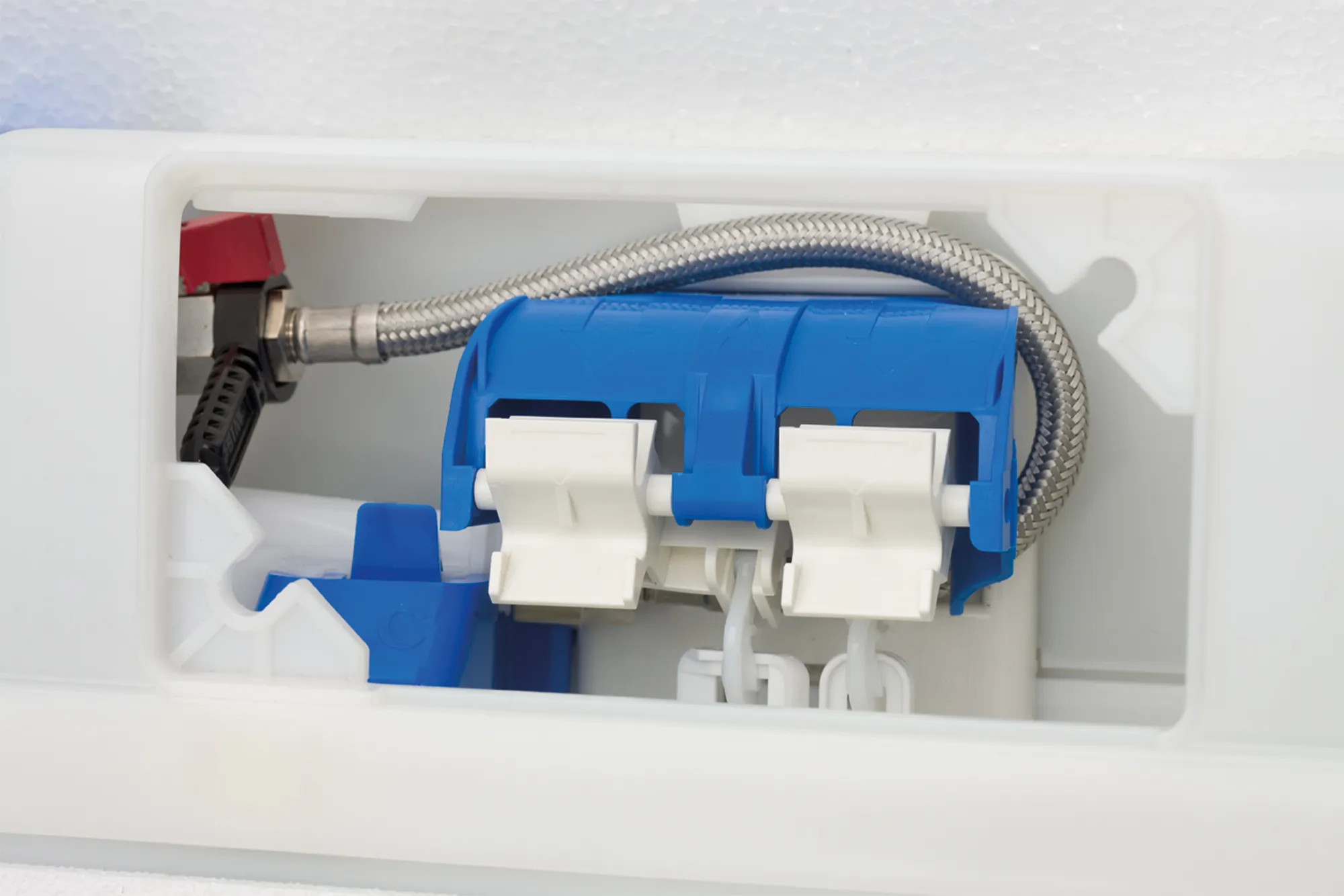 UCHWYT Z HACZYKAMI STERUJĄCYMI, PANELE MECHANICZNE